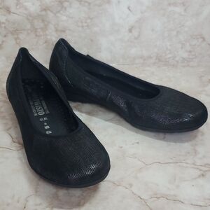 Mephisto Black Textured Loafers Flats Women's Size 6.5